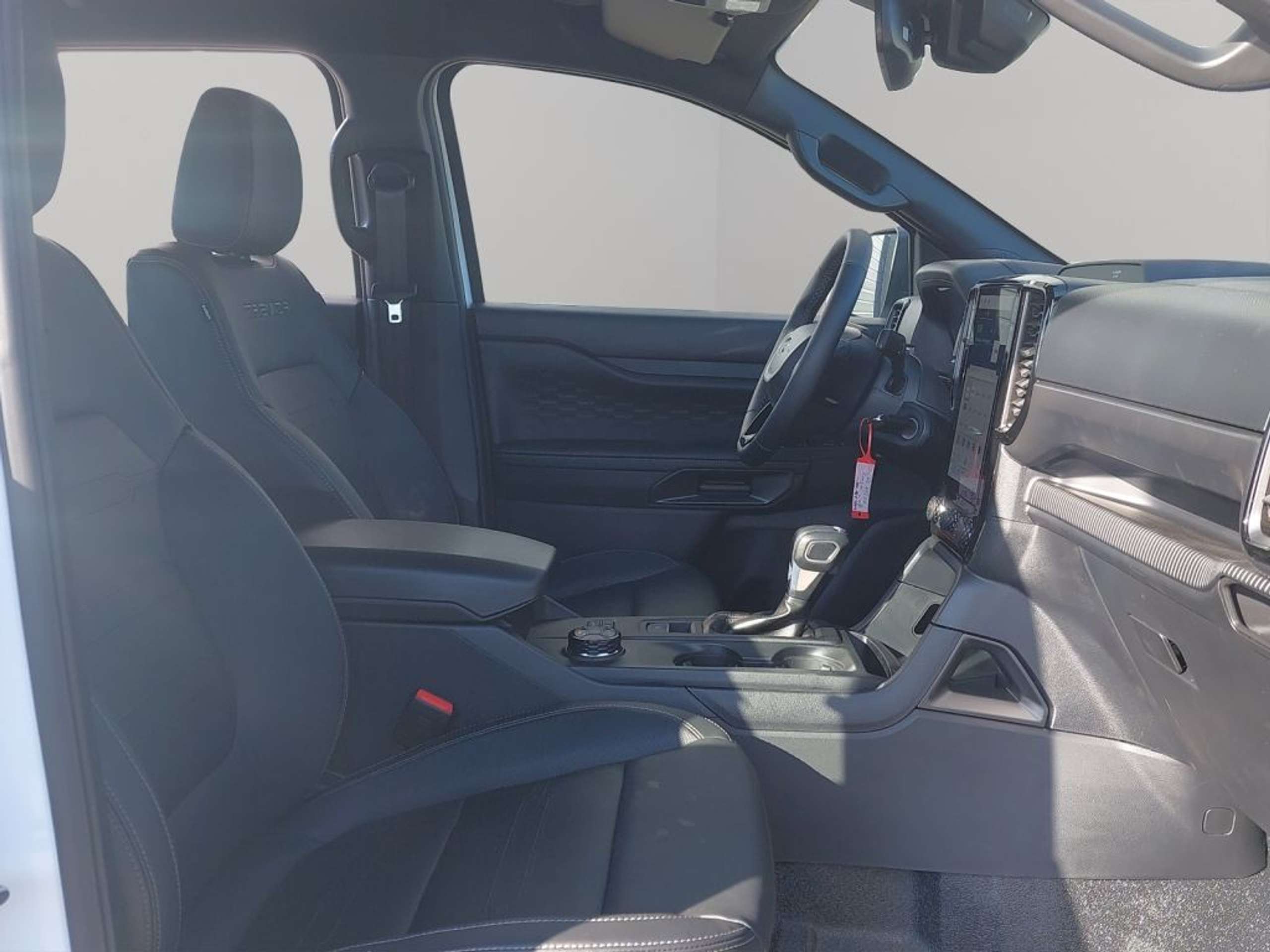 Fahrzeugabbildung Ford Ranger 2,0 l EcoBlue Doppelkabine Tremor *Winter*AHK*ATM - mit KI generiert/bearbeitet