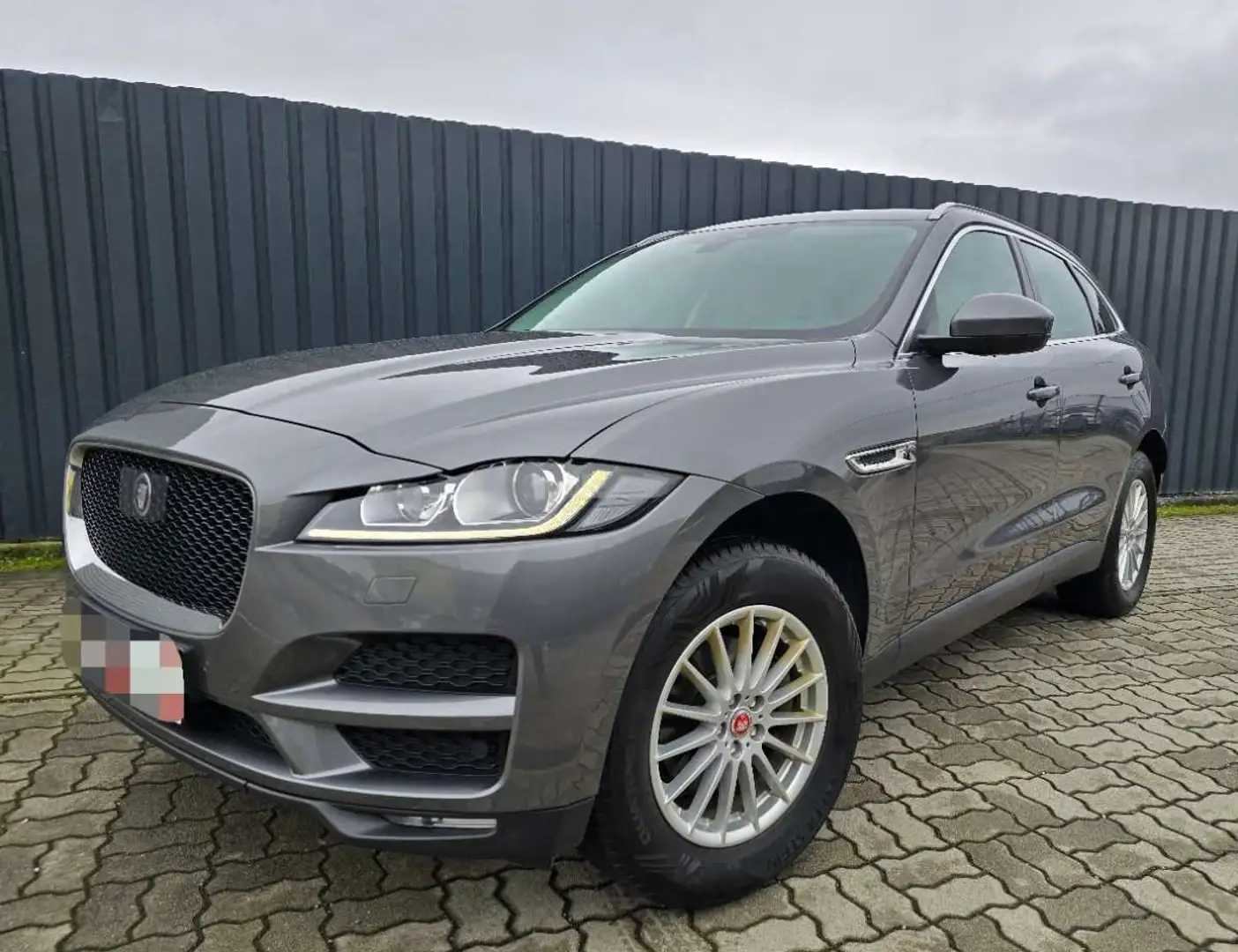 Jaguar F-Pace F-Pace 25d AWD Prestige Aut. Prestige Grau - 1