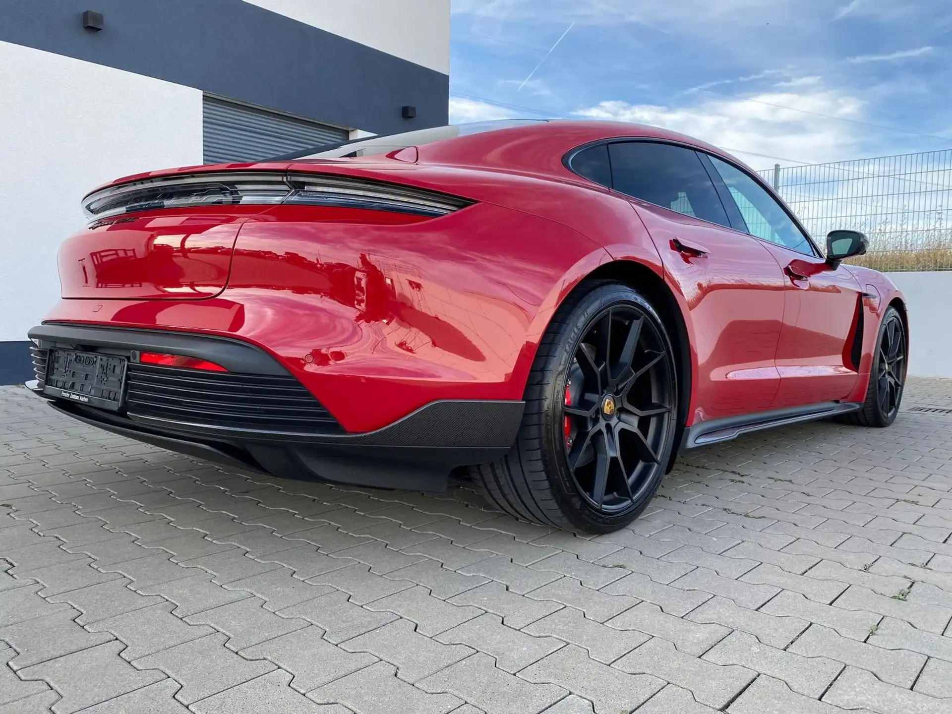 포르쉐 Porsche Taycan GTS 2022 빨강 사진 4