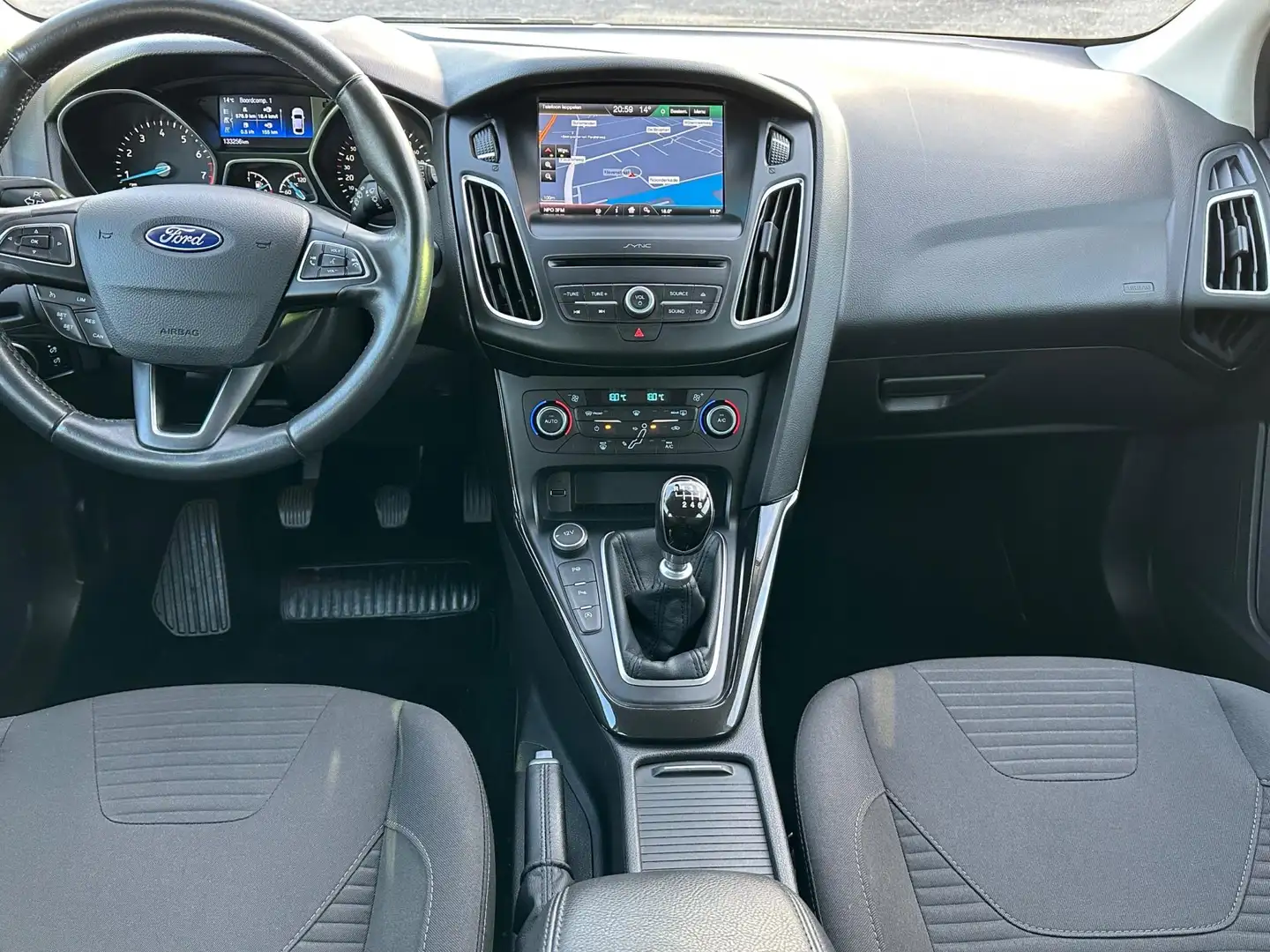 Ford Focus Wagon 1.0 Titanium/NAVI/CAMERA/NW APK Grijs - 2