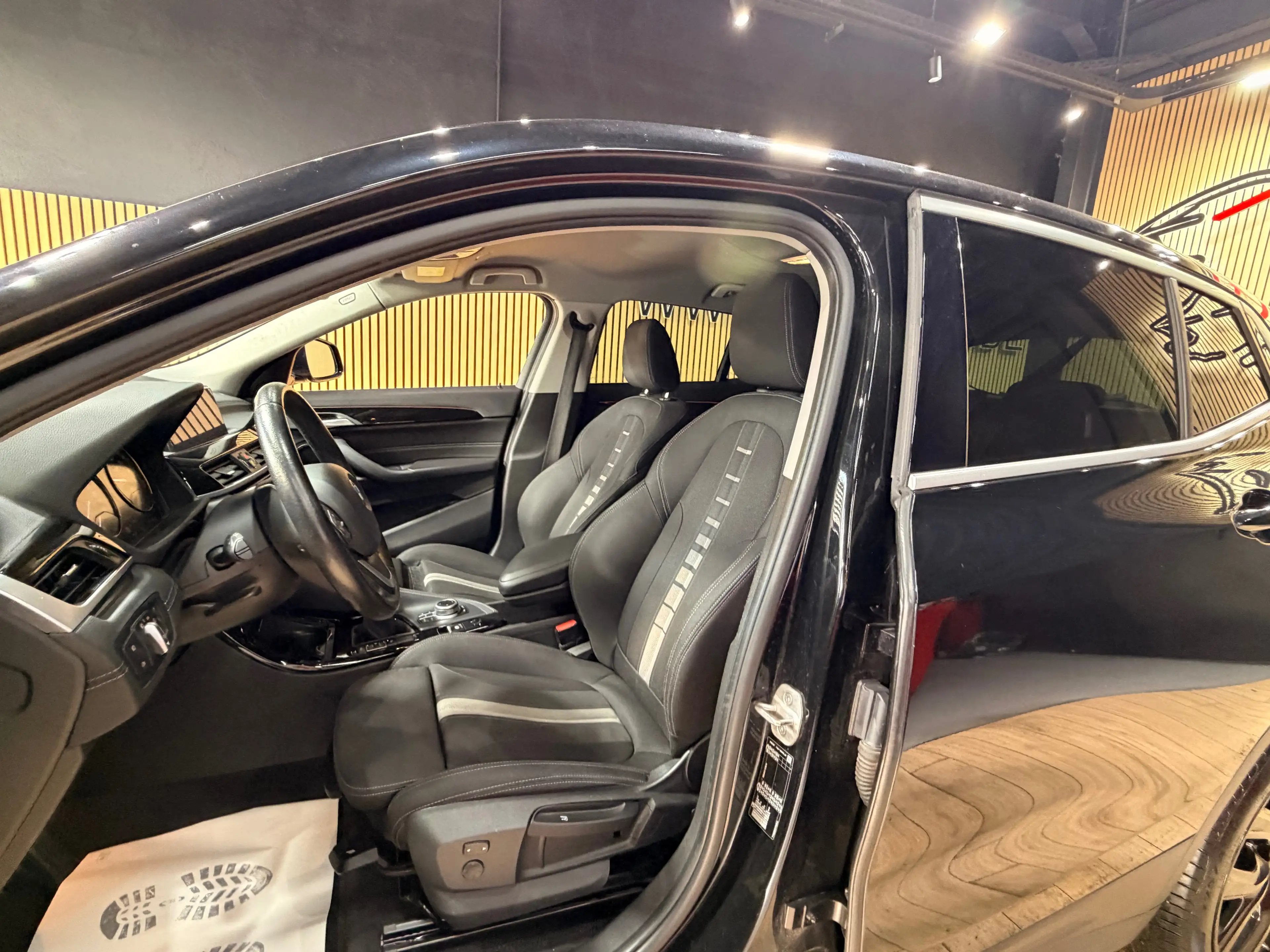 BMW X2 1.5i sDrive18 * SPORT * GARANTIE 12 MOIS * 1ER PROP * — photo 11