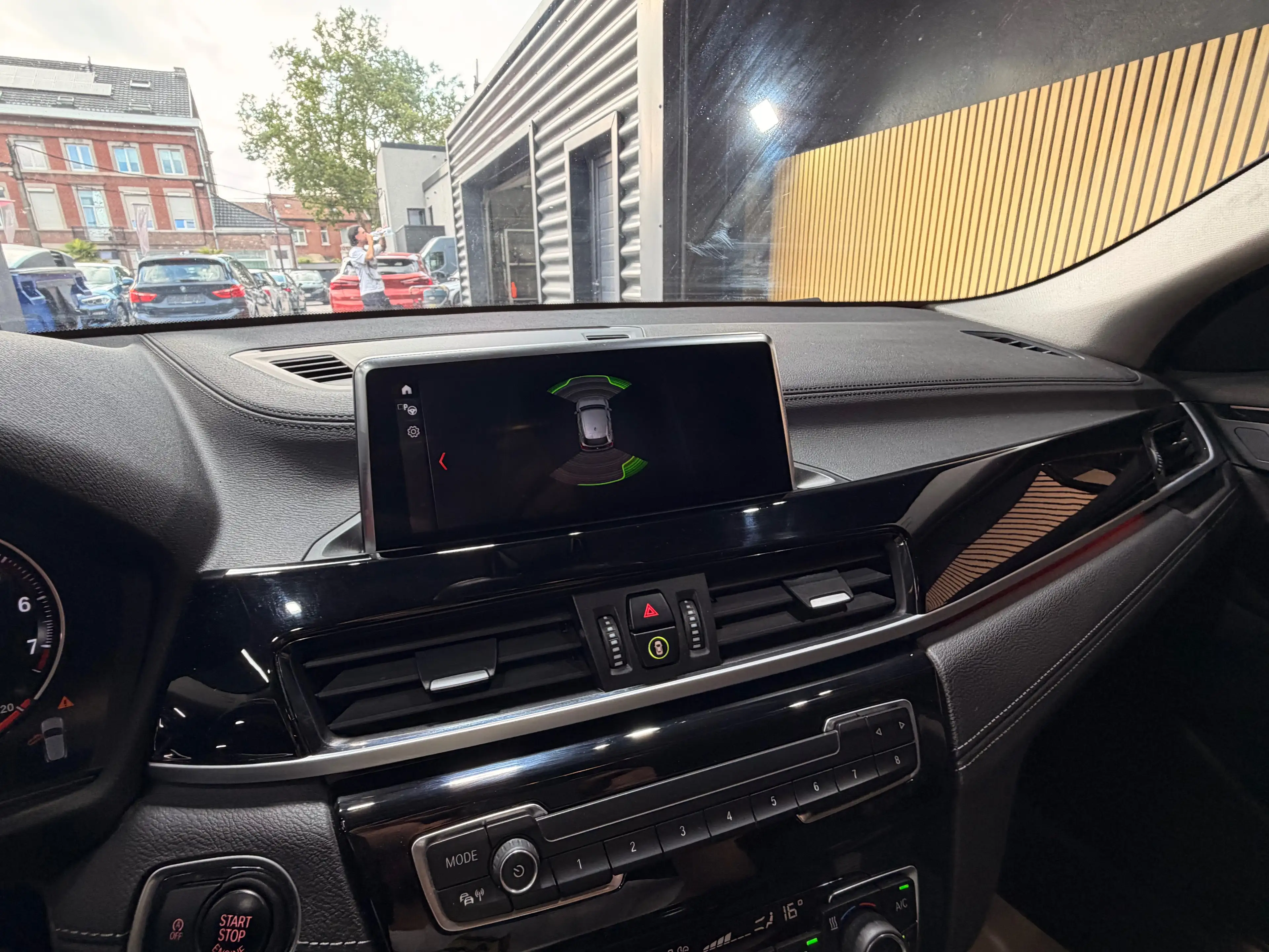 BMW X2 1.5i sDrive18 * SPORT * GARANTIE 12 MOIS * 1ER PROP * — photo 15