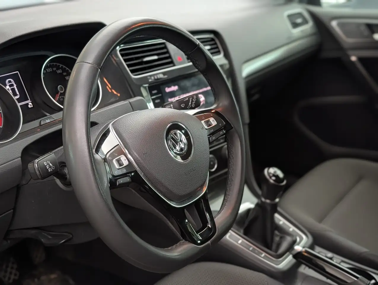 Volkswagen Golf снимка Volkswagen Golf