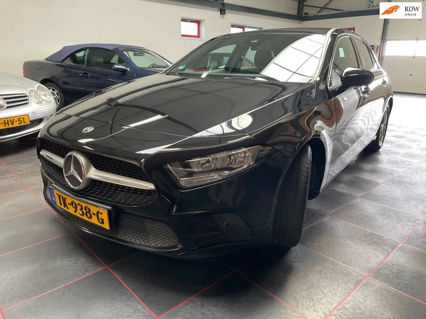 Mercedes-Benz A 200 Business Solution Automaat AMG Zwart - 1