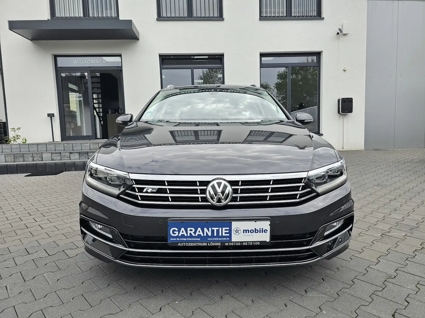 Volkswagen Passat 2.0 TDI H 4M R-Line SPORTPAKET Grau - 2