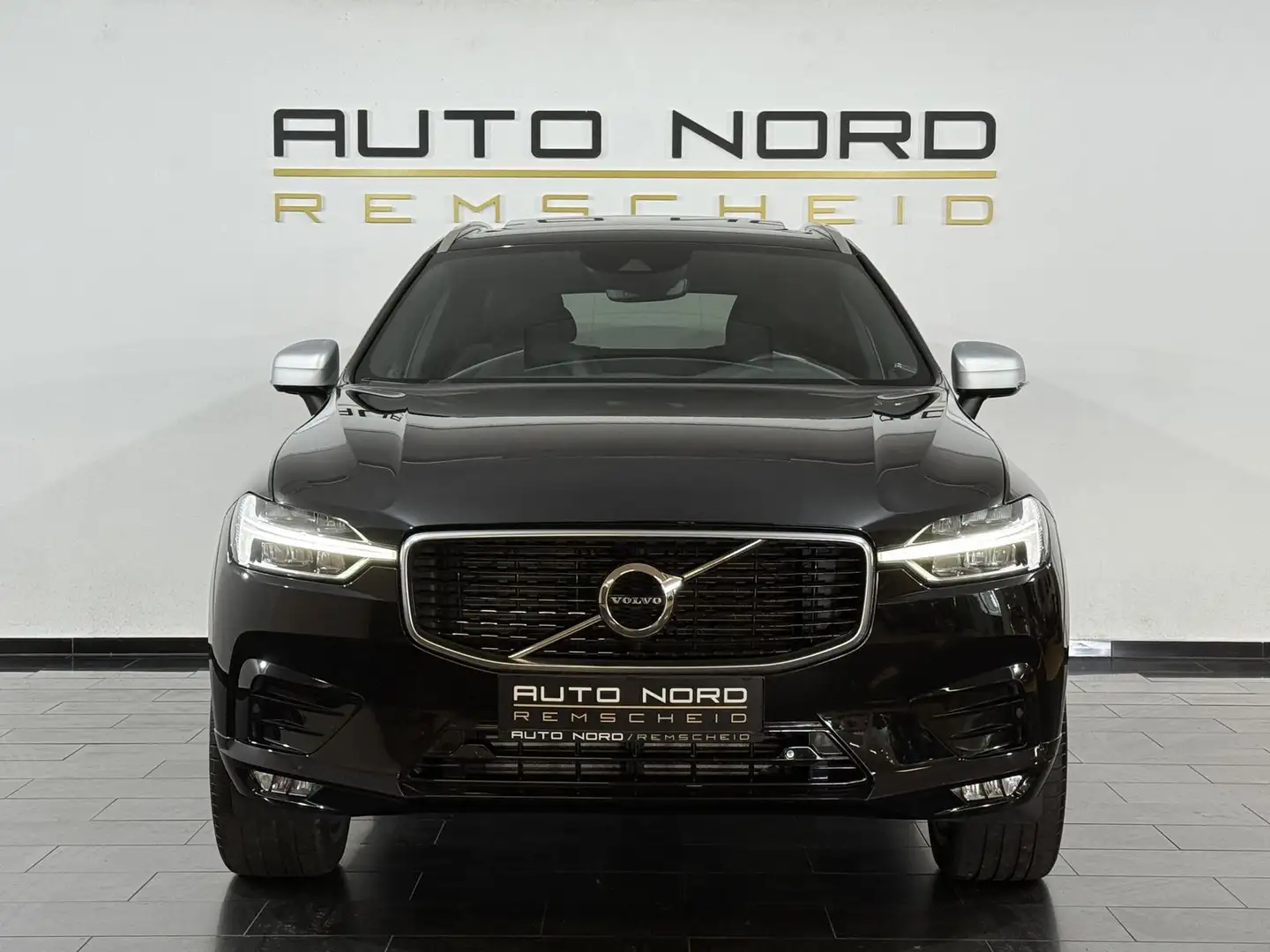 Volvo XC60 R Design AWD *Pano*Virtual*Memory*Sensus* Schwarz - 2