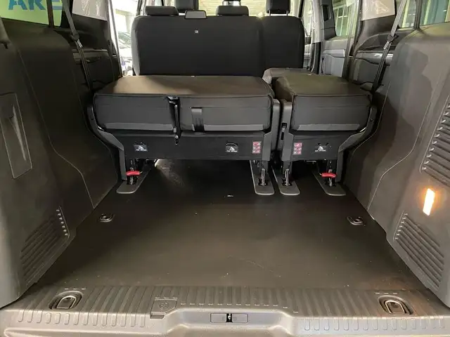 Citroen Spacetourer view 10