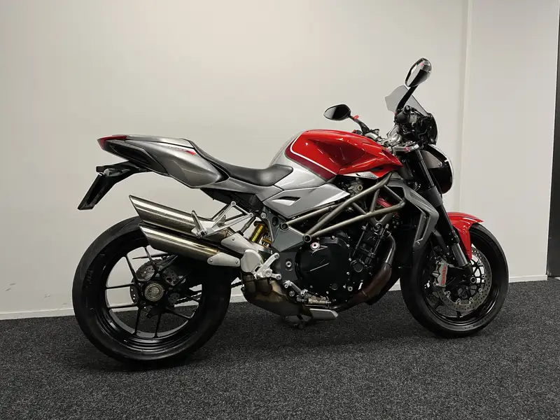 MV Agusta Brutale 1090 - foto 5