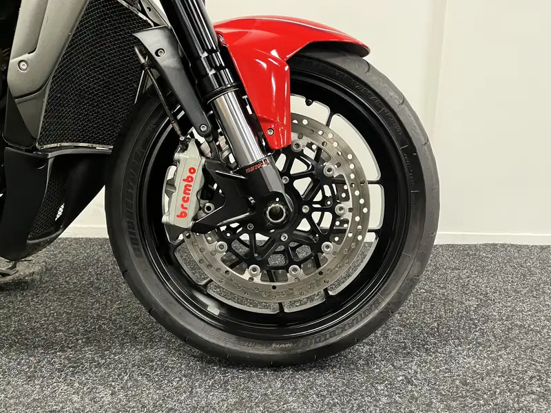 MV Agusta Brutale 1090 - foto 8