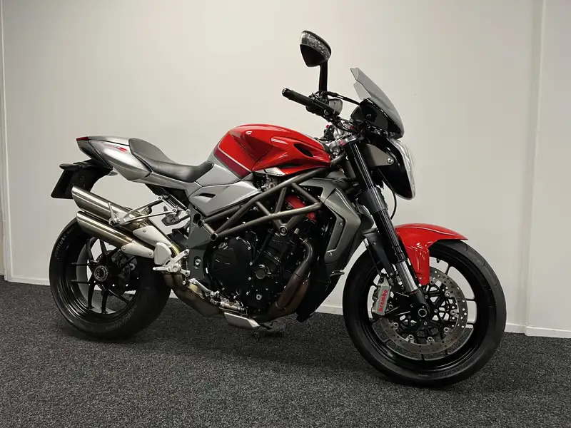 MV Agusta Brutale 1090 - foto 4