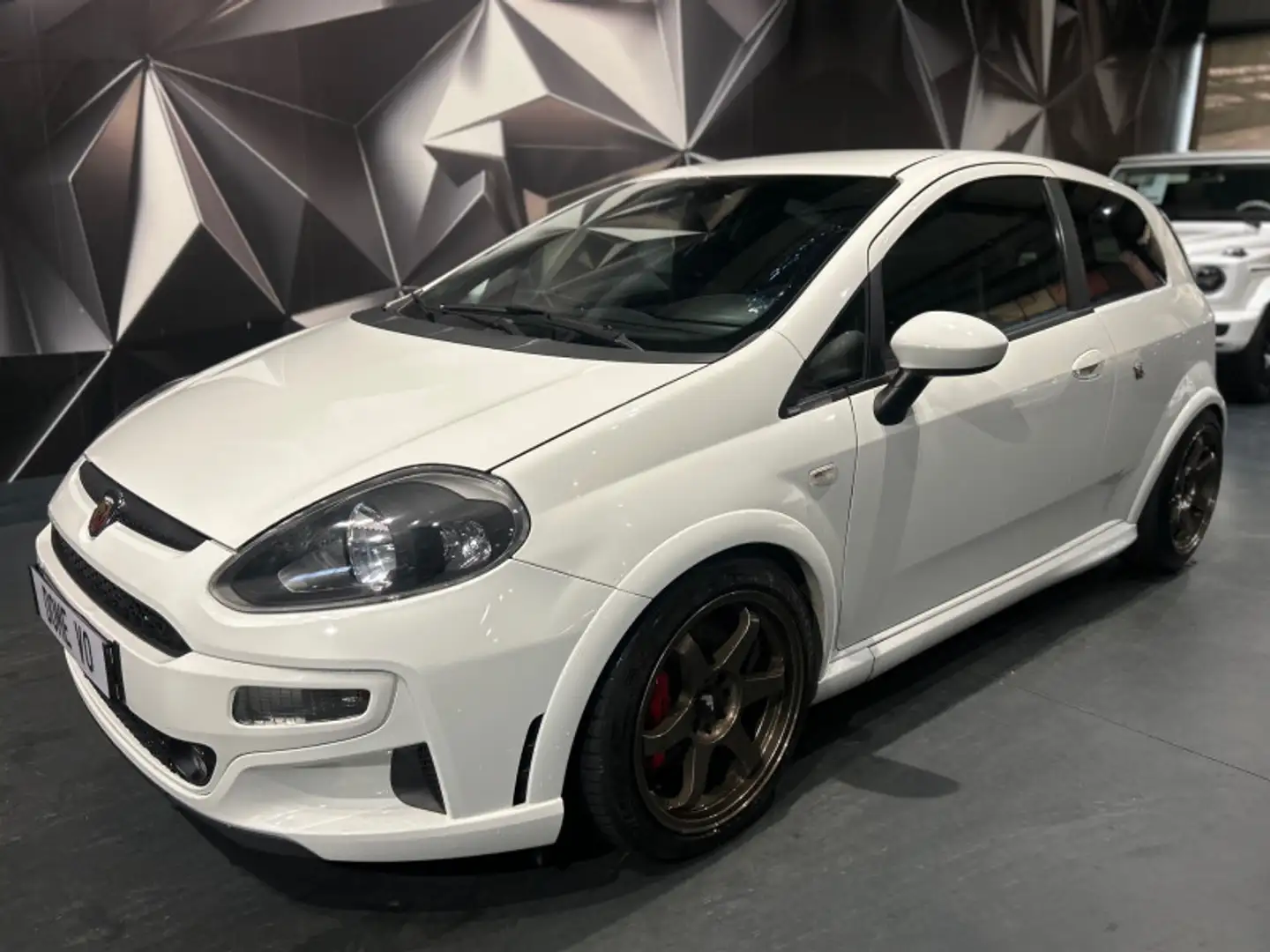 Abarth Punto EVO 1.4 TURBO MULTIAIR 165CH S\u0026S EVO Weiß - 1