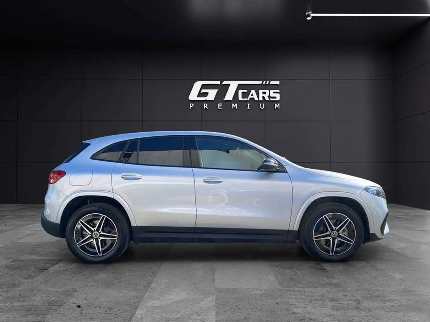 Mercedes-Benz EQA 250 + AMG Argintiu - 2