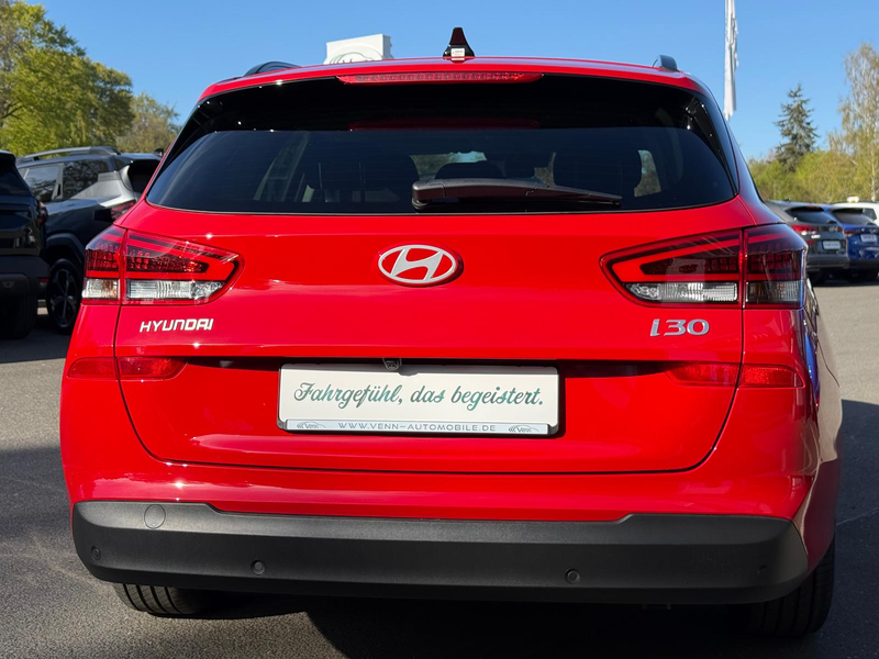 Hyundai i30 Kombi Family*RFK*SHZ*LHZ*SHA*LED*Navi*AppCo — photo 6