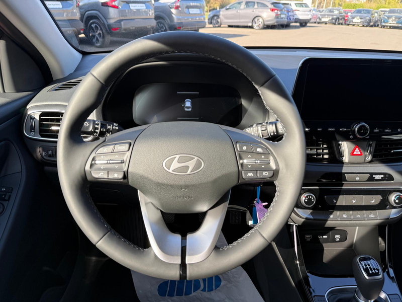Hyundai i30 Kombi Family*RFK*SHZ*LHZ*SHA*LED*Navi*AppCo — photo 13