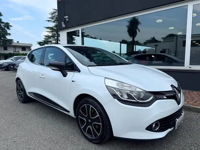 Renault Clio view 3