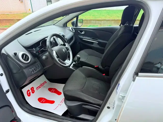 Renault Clio view 10