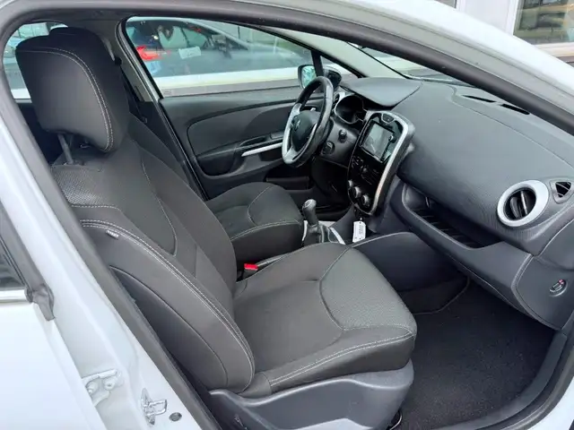 Renault Clio view 13