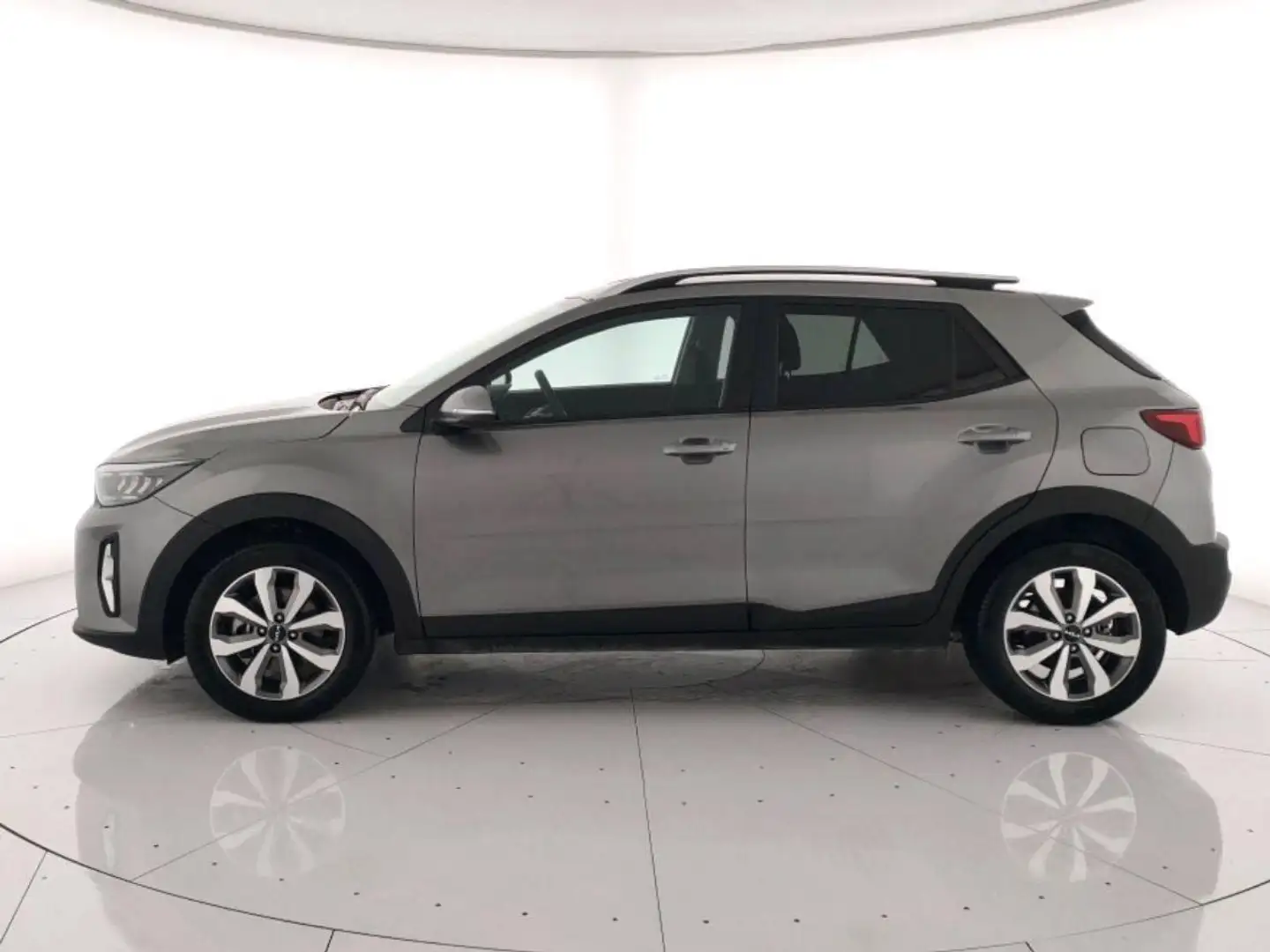 Kia Stonic 1.2 dpi Style 84cv Gris - 2