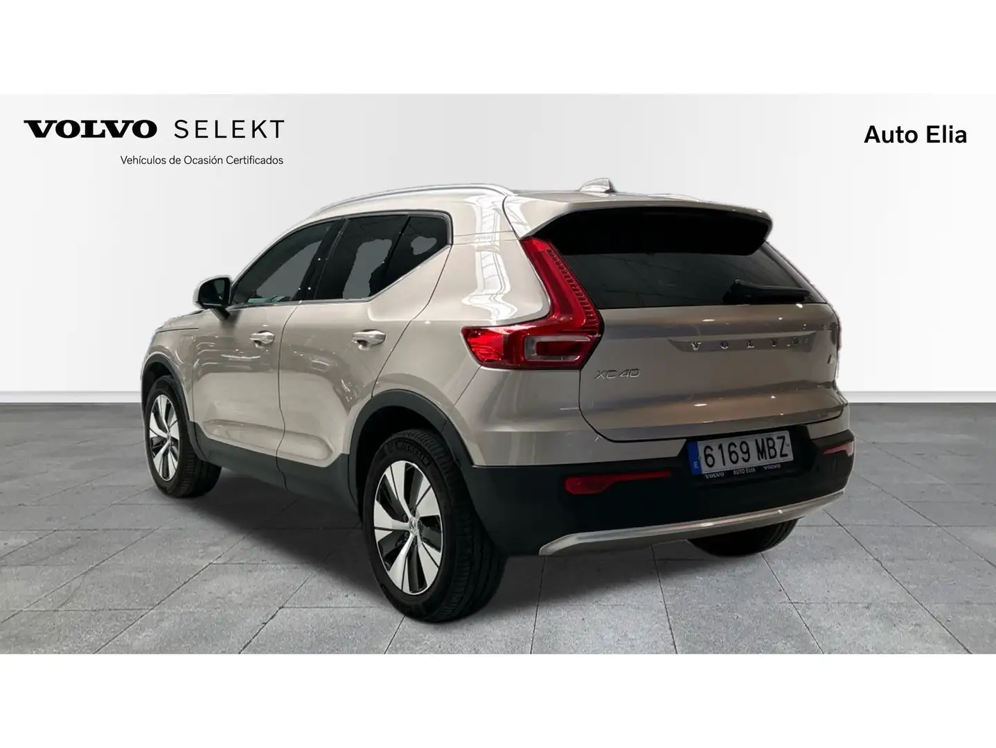 Volvo XC40 T4 Recharge Core Aut. Gris - 2