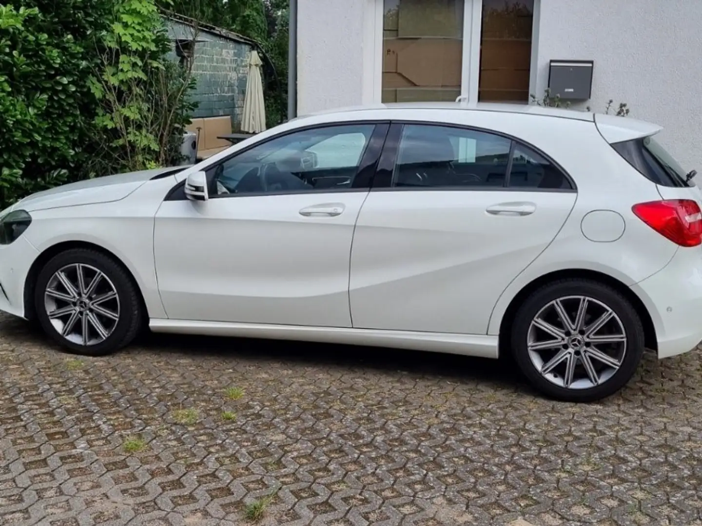 Mercedes-Benz A 160 d Urban White - 1