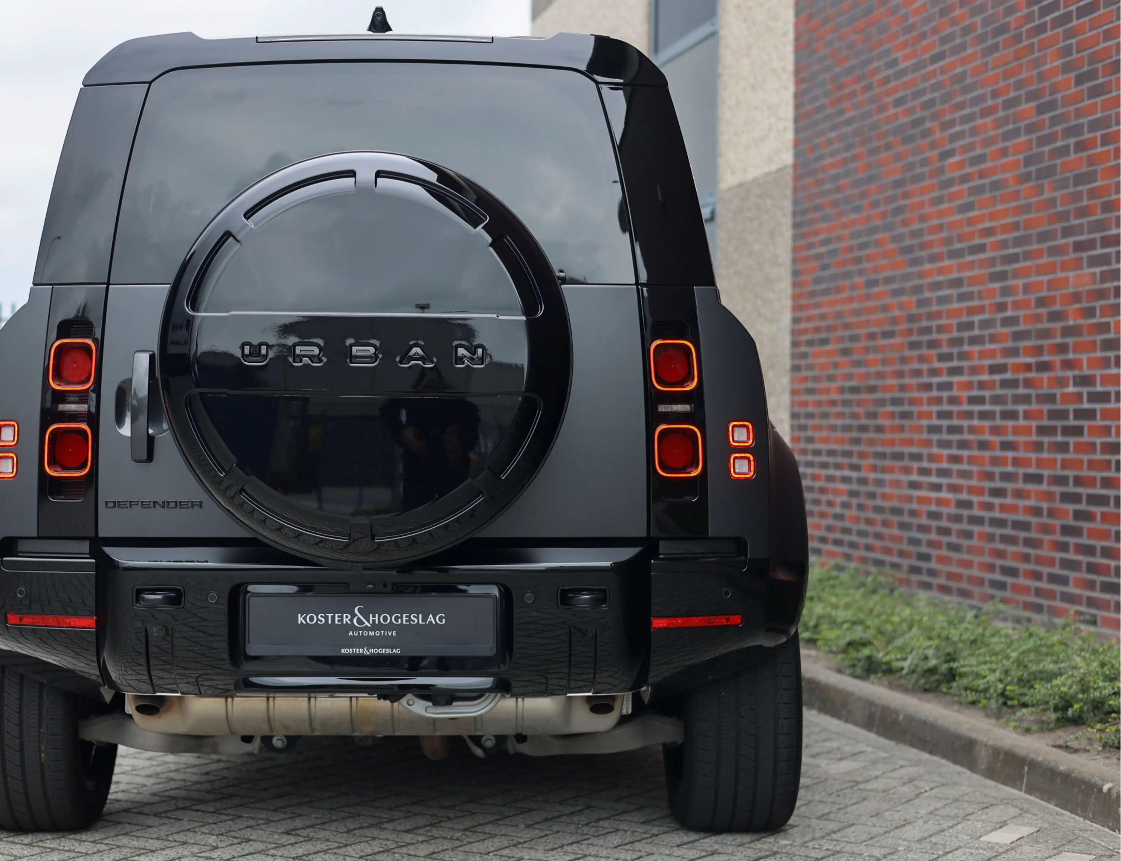 Land Rover Defender P300e X-Dynamic HSE | Trekhaak - HUD - Meridian — photo 14