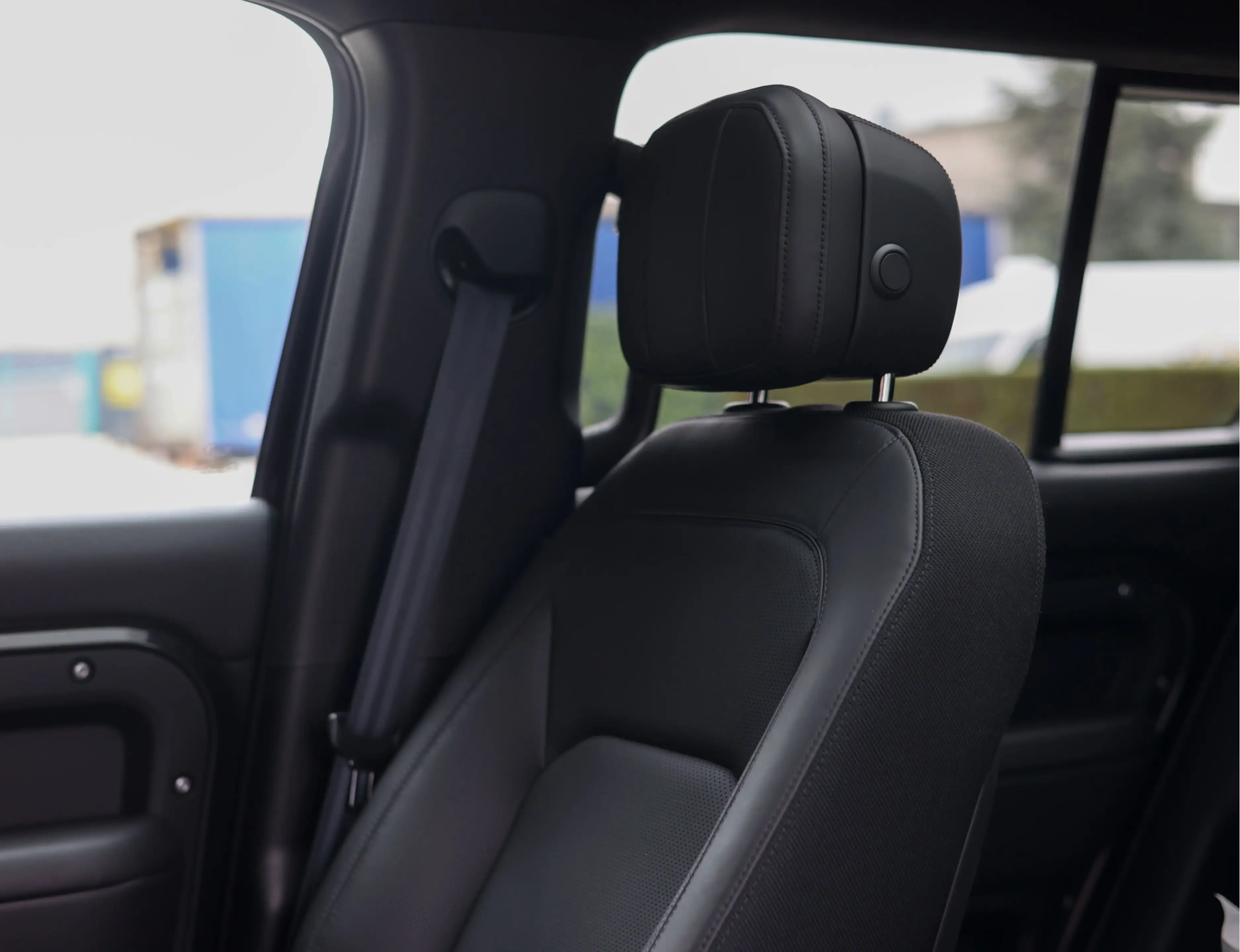 Land Rover Defender P300e X-Dynamic HSE | Trekhaak - HUD - Meridian — photo 4