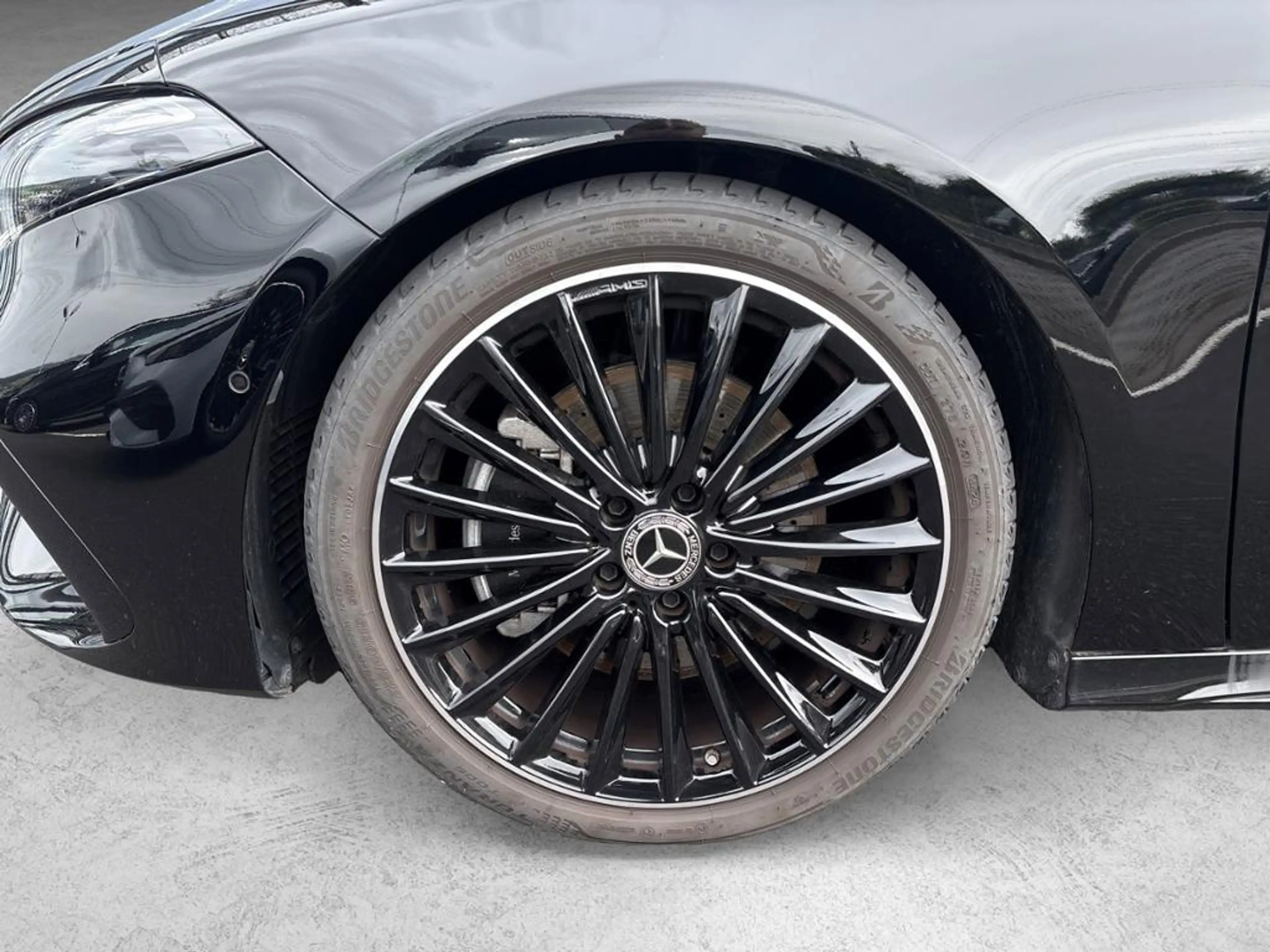 Mercedes-Benz A 220 4MATIC Limousine AMG AHK PANO LED KAMERA — photo 3
