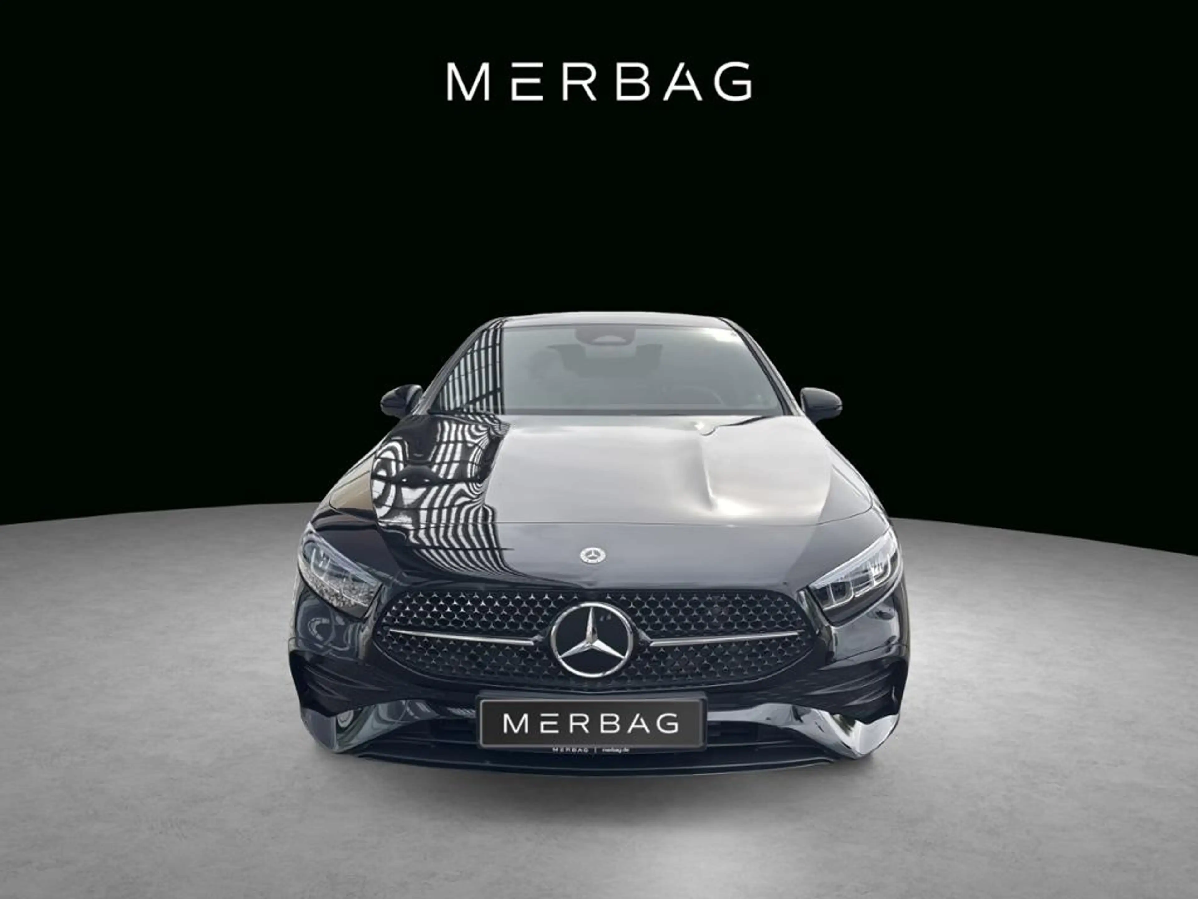 Mercedes-Benz A 220 4MATIC Limousine AMG AHK PANO LED KAMERA — photo 2