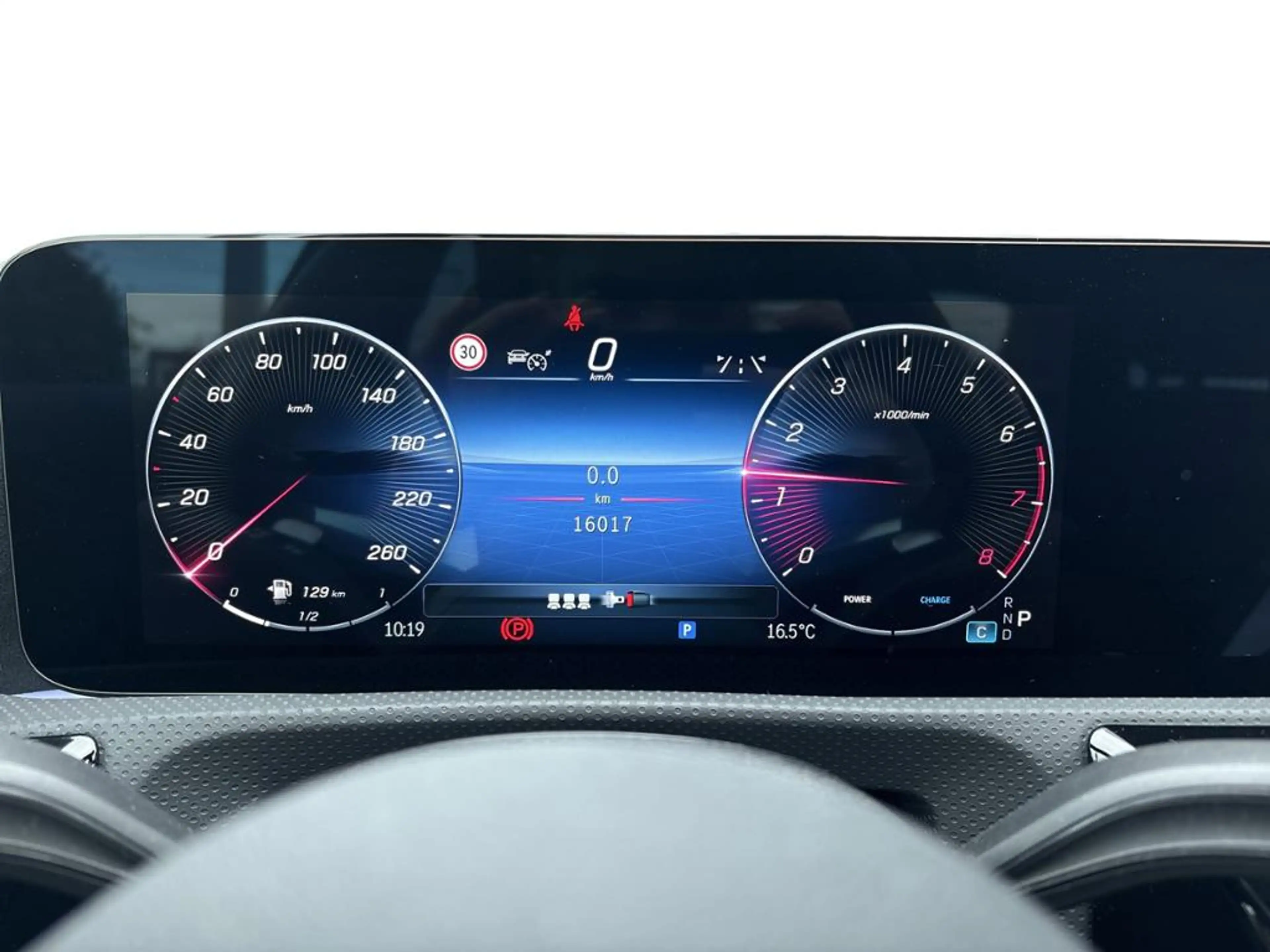 Mercedes-Benz A 220 4MATIC Limousine AMG AHK PANO LED KAMERA — photo 10