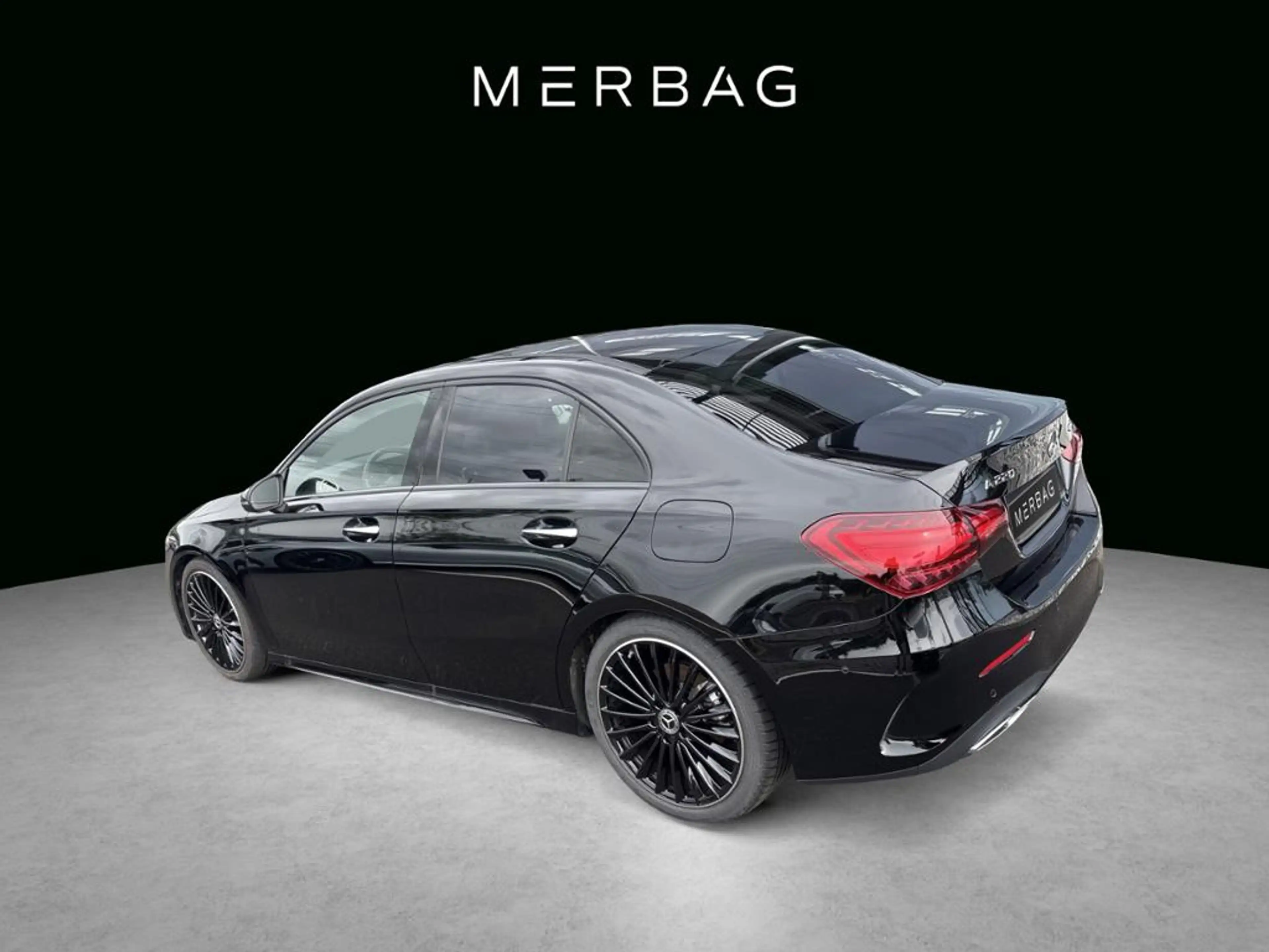 Mercedes-Benz A 220 4MATIC Limousine AMG AHK PANO LED KAMERA — photo 5