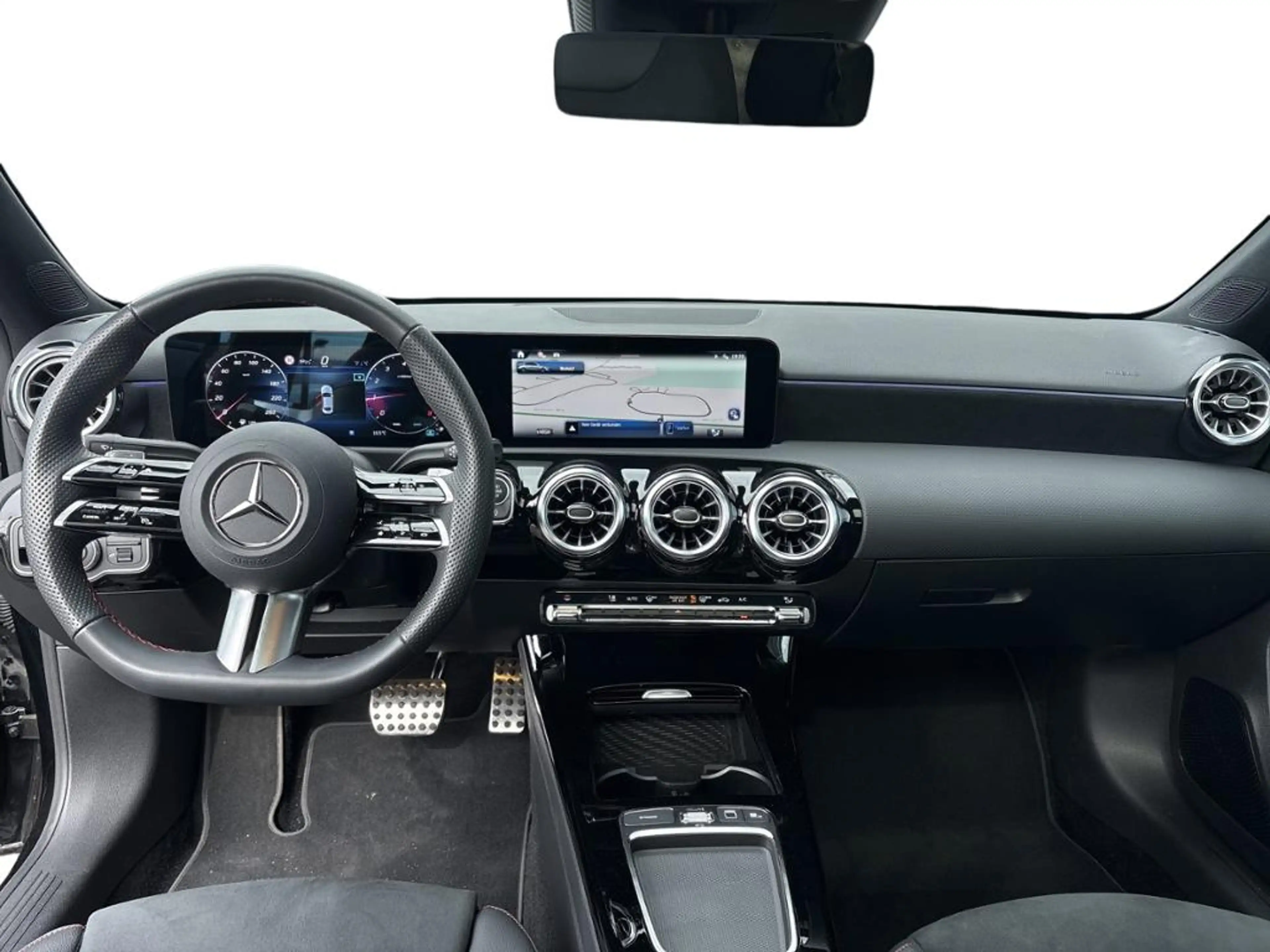 Mercedes-Benz A 220 4MATIC Limousine AMG AHK PANO LED KAMERA — photo 8