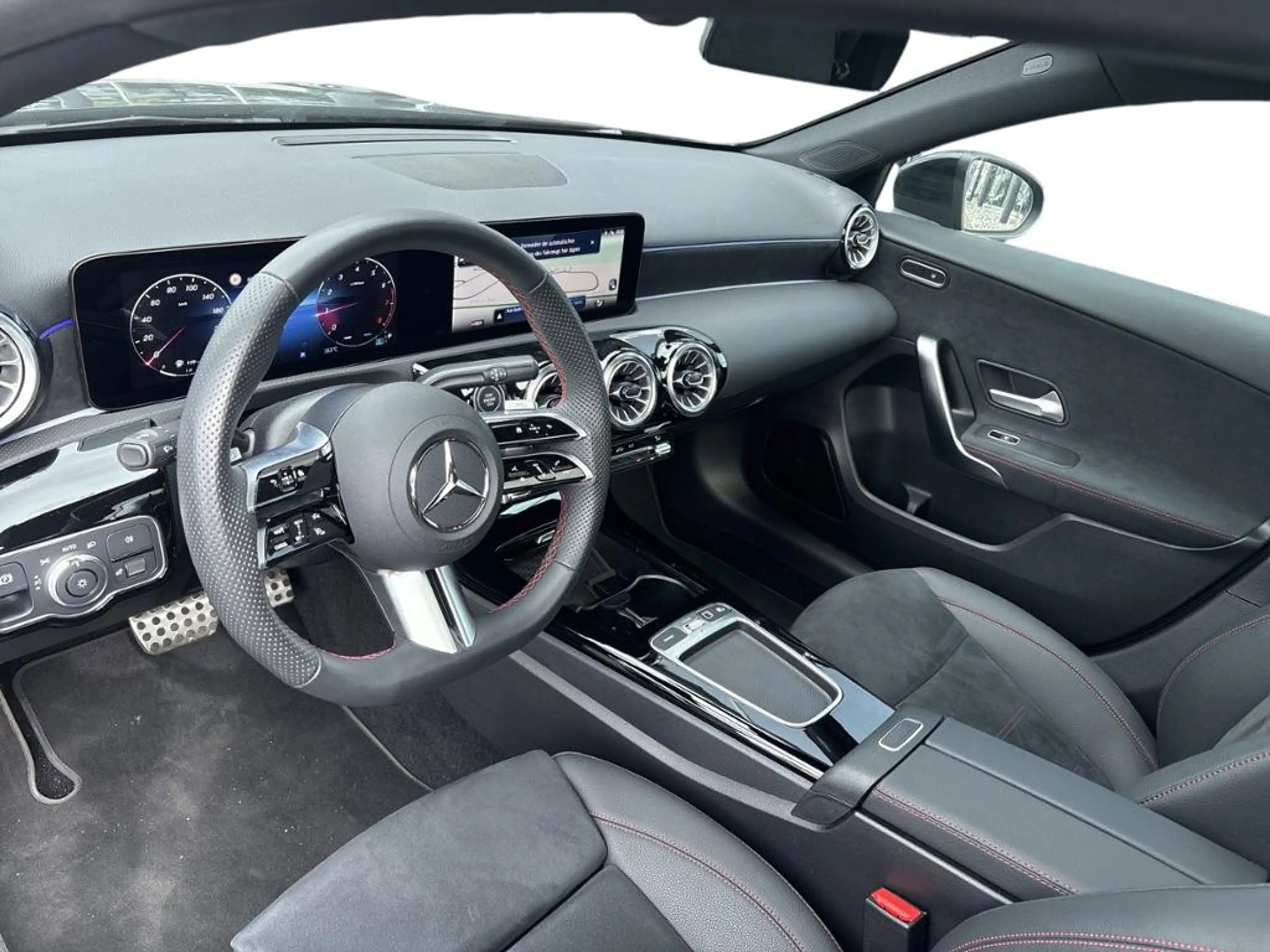 Mercedes-Benz A 220 4MATIC Limousine AMG AHK PANO LED KAMERA — photo 9