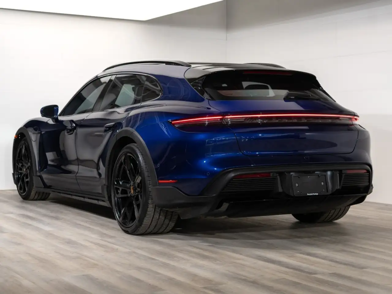 Porsche Taycan снимка Porsche Taycan