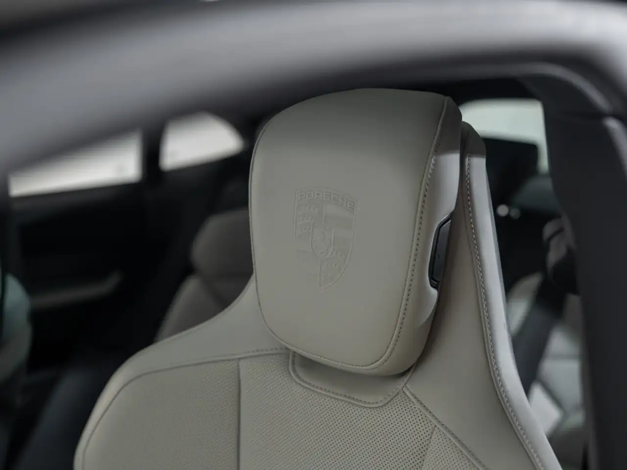 Porsche Taycan снимка Porsche Taycan
