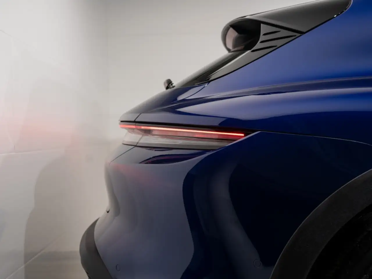Porsche Taycan снимка Porsche Taycan