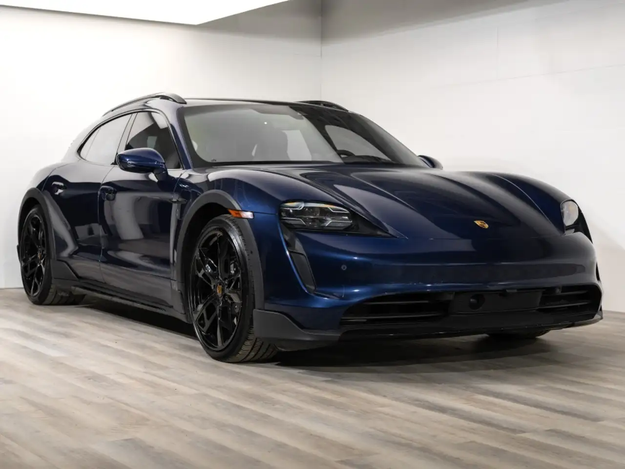 Porsche Taycan снимка Porsche Taycan