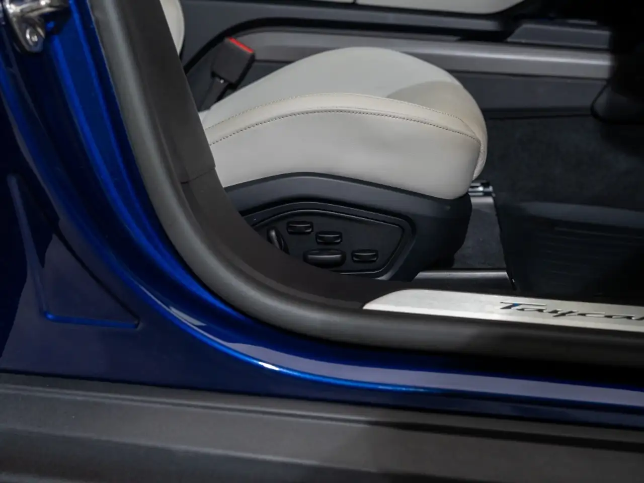 Porsche Taycan снимка Porsche Taycan
