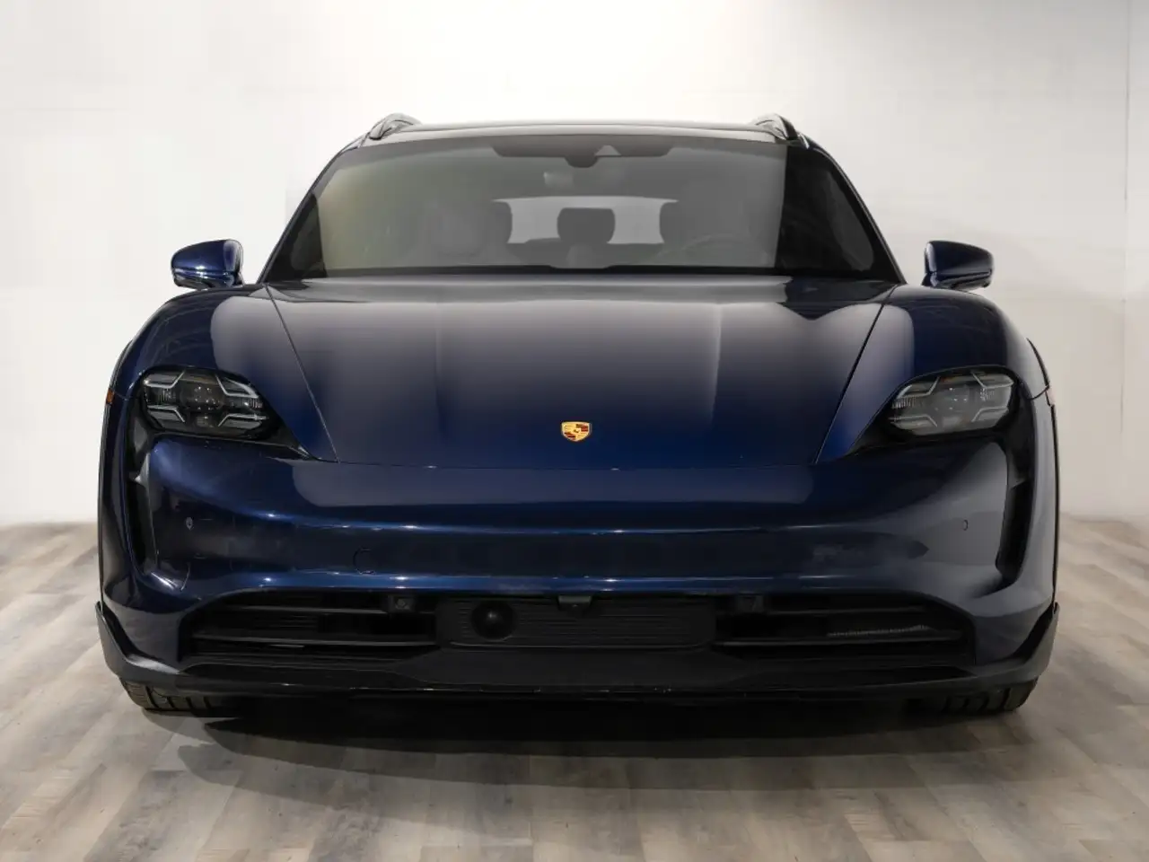 Porsche Taycan снимка Porsche Taycan