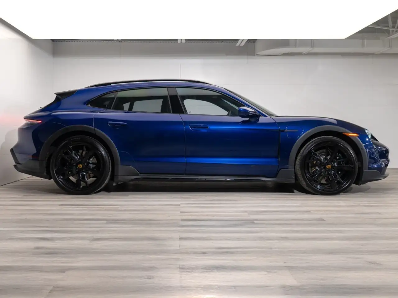 Porsche Taycan снимка Porsche Taycan
