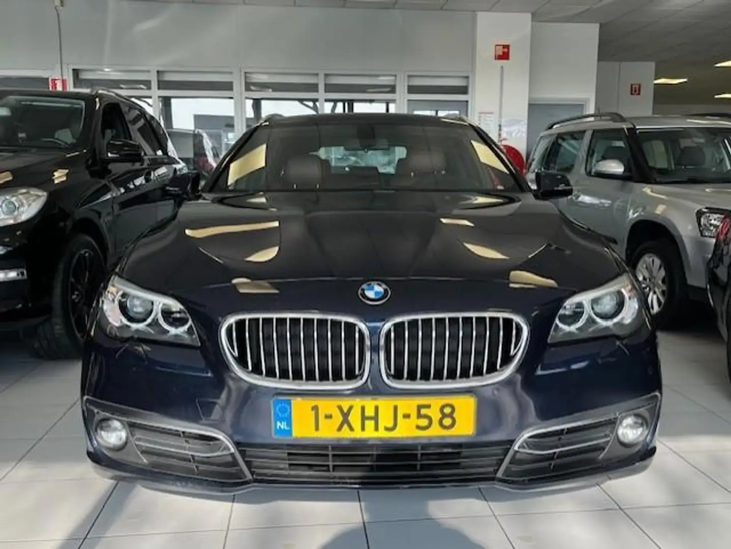 BMW 520 5-serie Touring 520i Last Minute Edition/NAP/Navi/ Blauw - 1