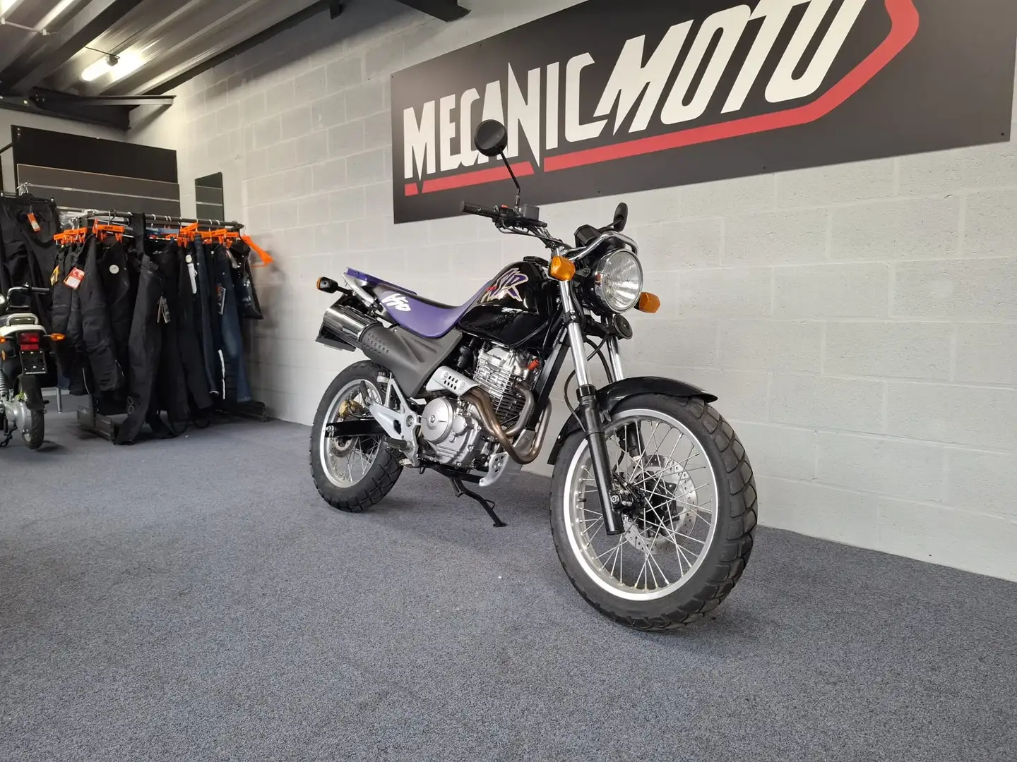 Honda SLR 650 DEPOT VENTE - FAIBLE KILOMETRAGE Zwart - 2