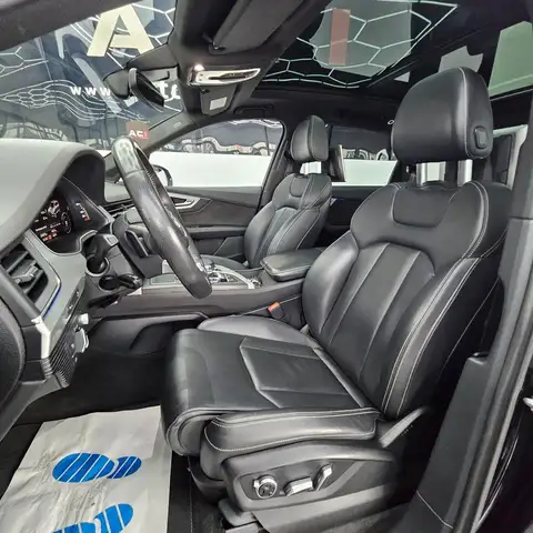 Audi Q7 view 23