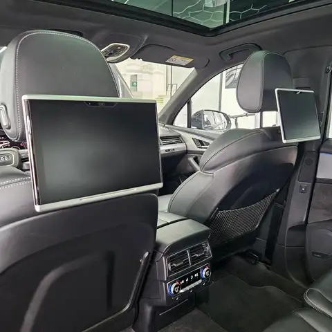 Audi Q7 view 21