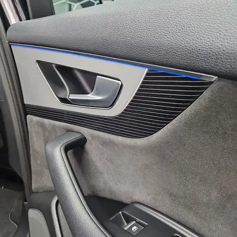 Audi Q7 view 25