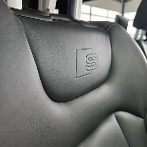 Audi Q7 view 24