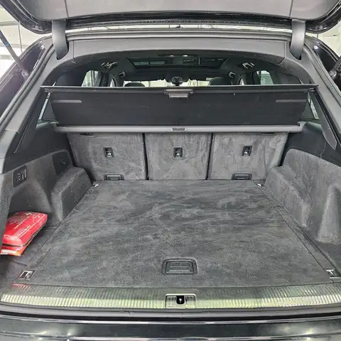Audi Q7 view 26