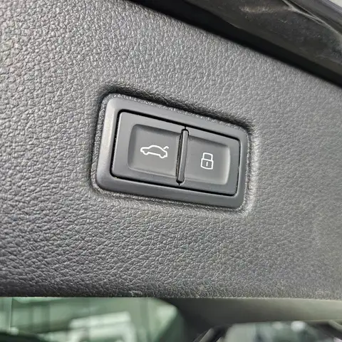 Audi Q7 view 28