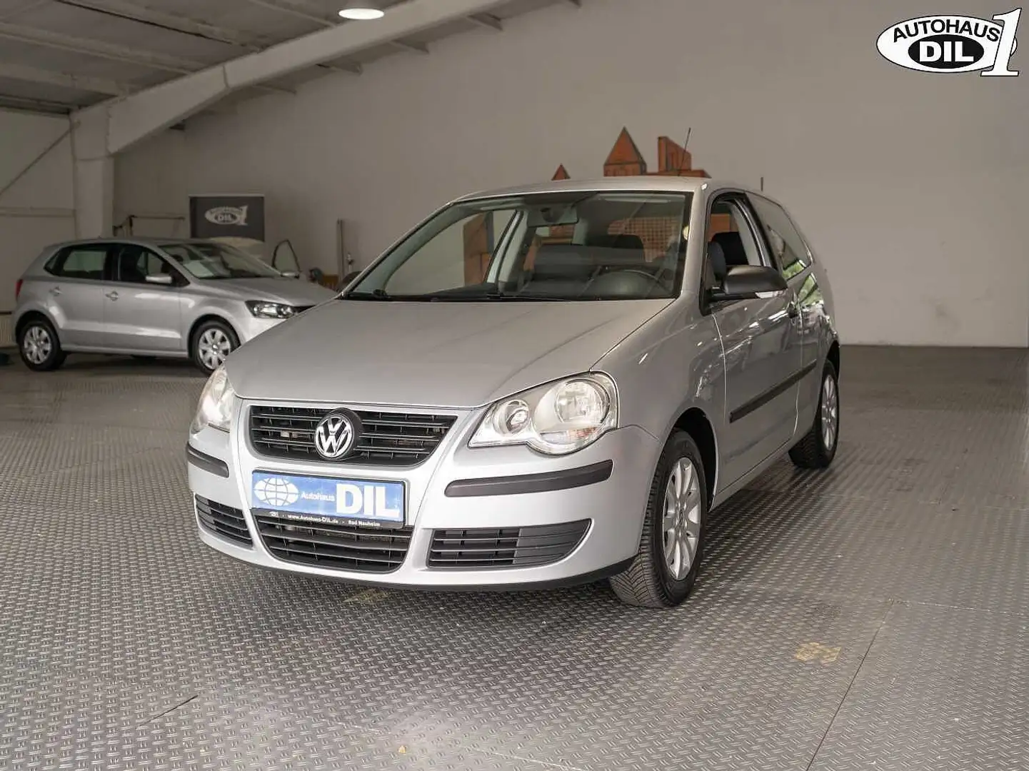Volkswagen Polo IV ' TÜV NEU ' Zilver - 2