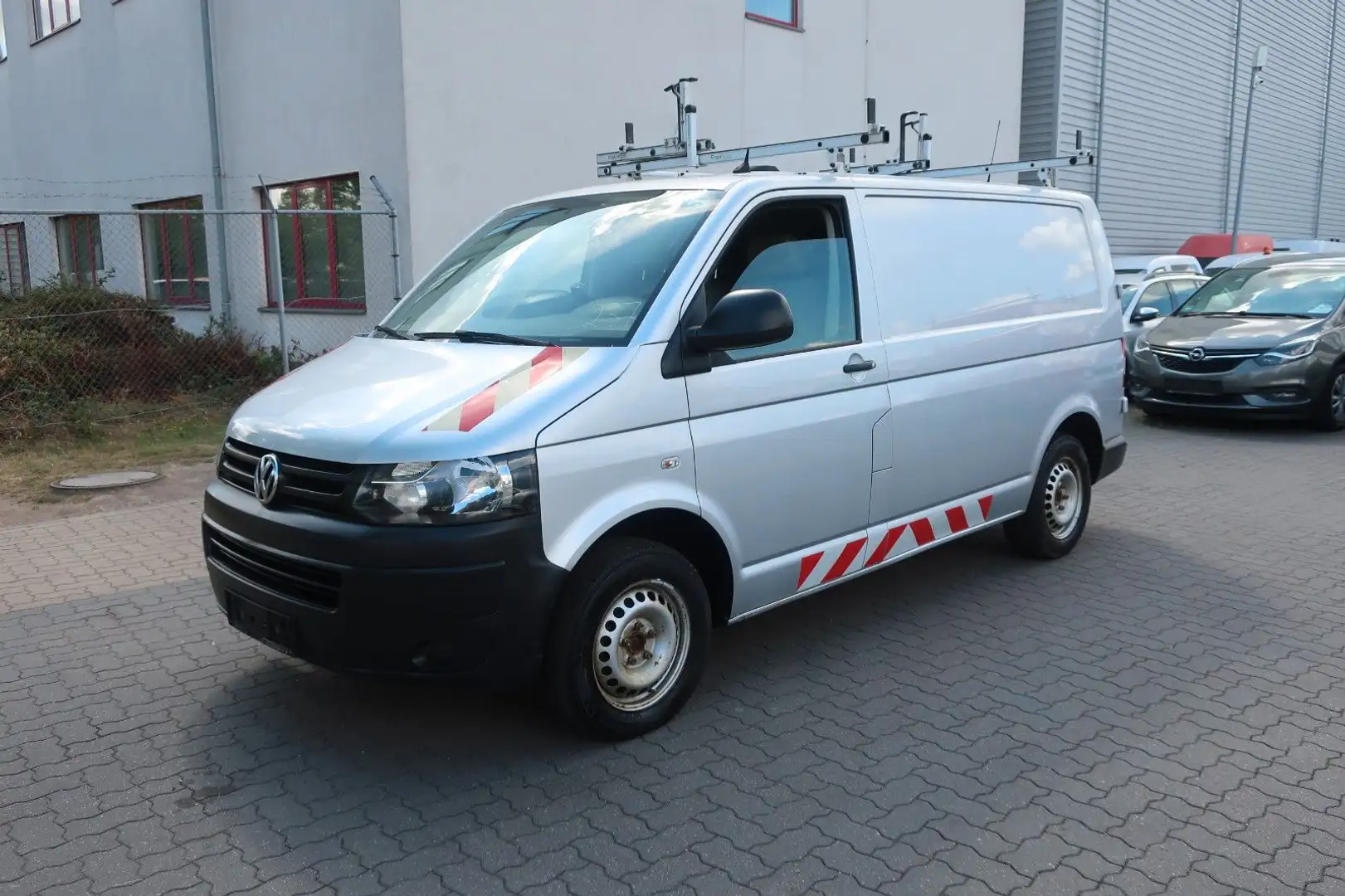 Volkswagen T5 Transporter Kasten 4Motion Klima AHK Silber - 1
