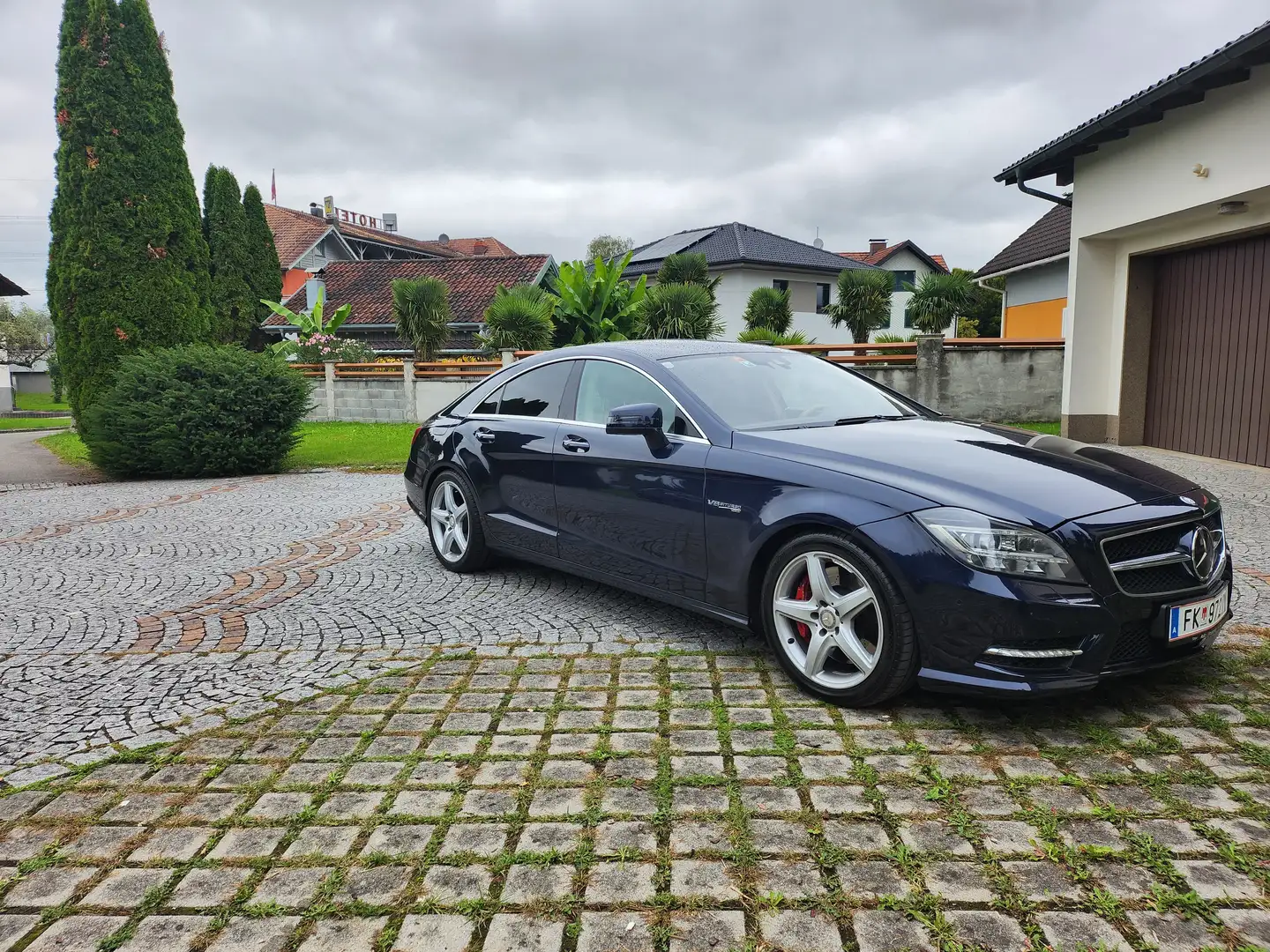 Mercedes-Benz CLS 500 CLS 500 BlueEfficiency 4MATIC Aut. Blau - 2